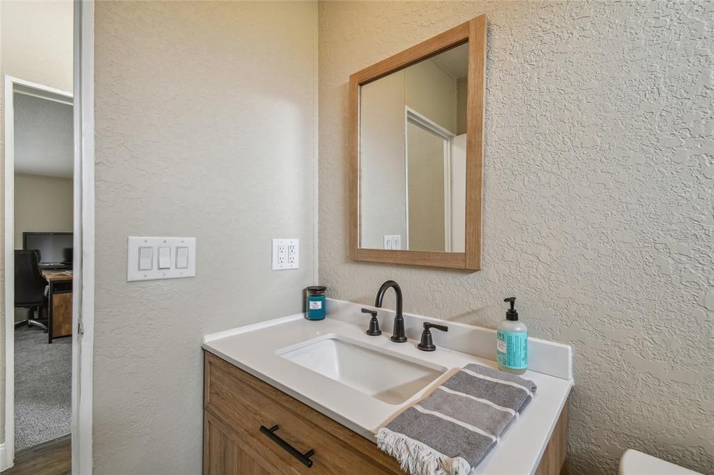 Active With Contract: $359,900 (4 beds, 2 baths, 1643 Square Feet)