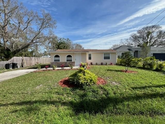 For Sale: $250,000 (3 beds, 2 baths, 1199 Square Feet)