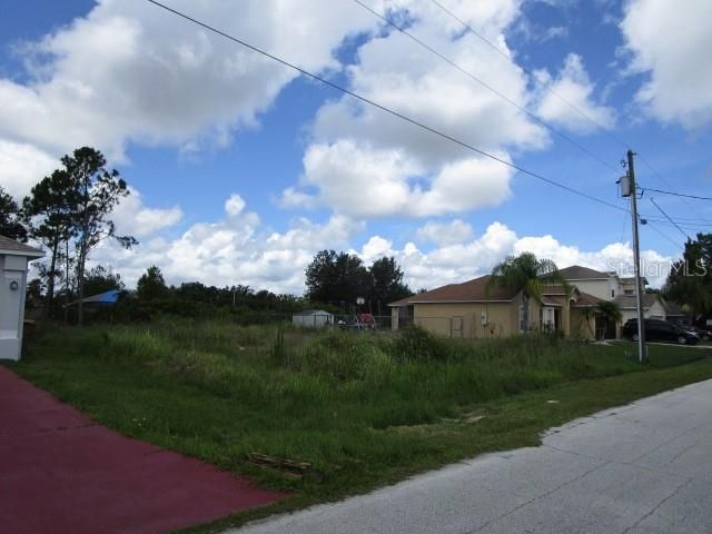 Activo con contrato: $30,000 (0.19 acres)