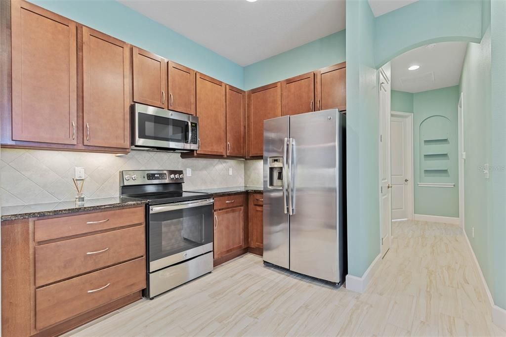 Active With Contract: $359,000 (2 beds, 2 baths, 1510 Square Feet)