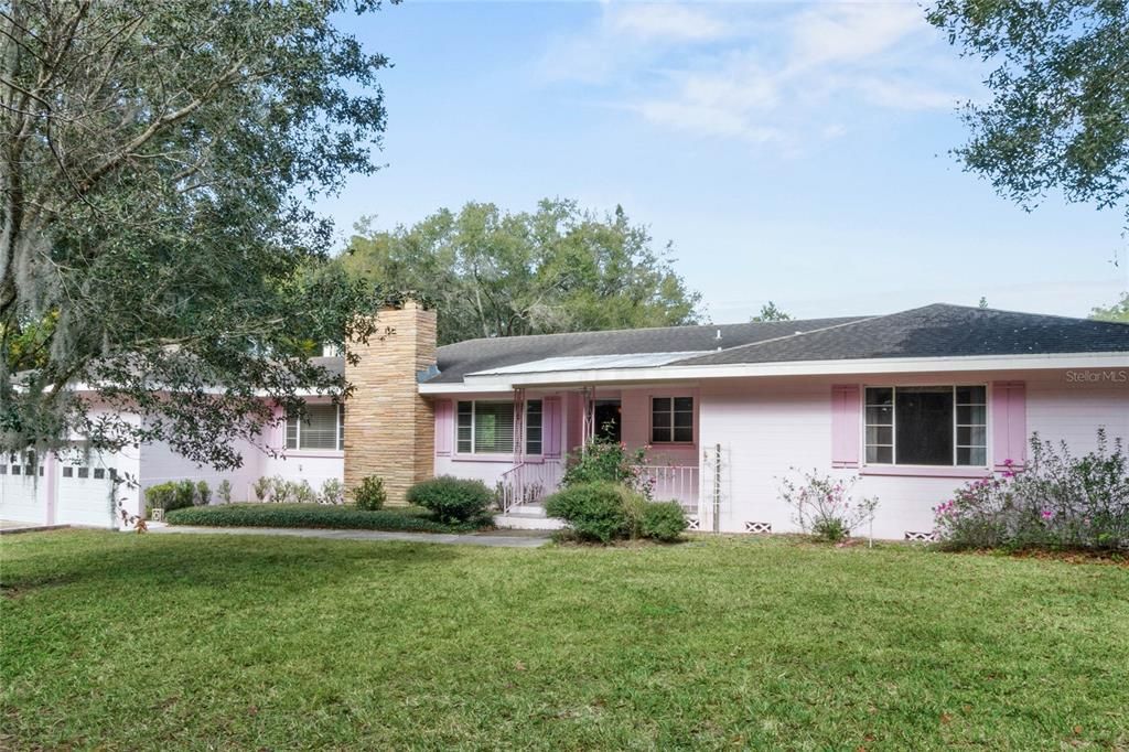 Recently Sold: $425,000 (3 beds, 2 baths, 1945 Square Feet)