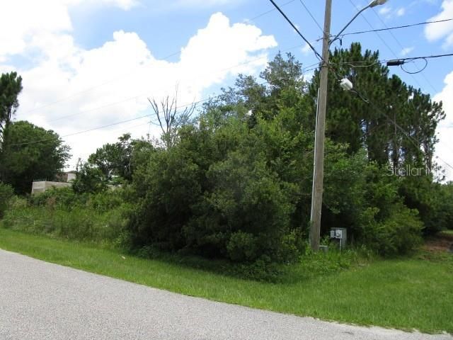 合同活跃: $17,000 (0.25 acres)