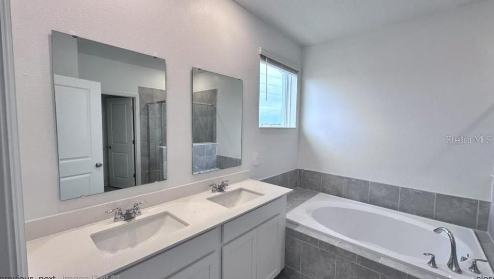 Active With Contract: $2,400 (3 beds, 3 baths, 1864 Square Feet)