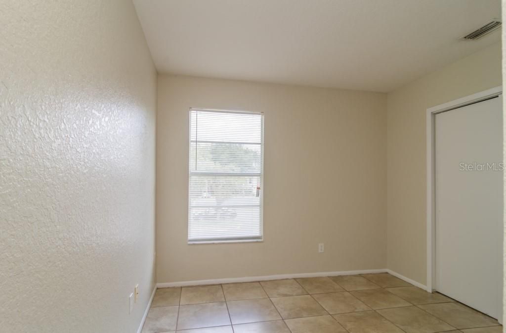 For Sale: $179,000 (2 beds, 2 baths, 912 Square Feet)
