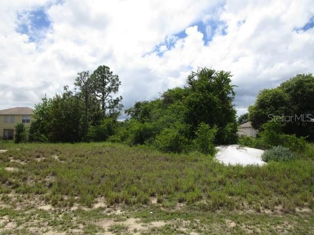 合同活跃: $20,000 (0.16 acres)