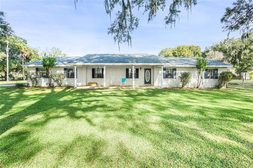 Recently Sold: $450,000 (3 beds, 2 baths, 1949 Square Feet)