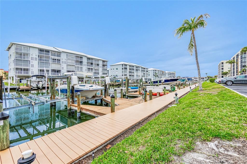 Recently Sold: $425,000 (2 beds, 2 baths, 997 Square Feet)