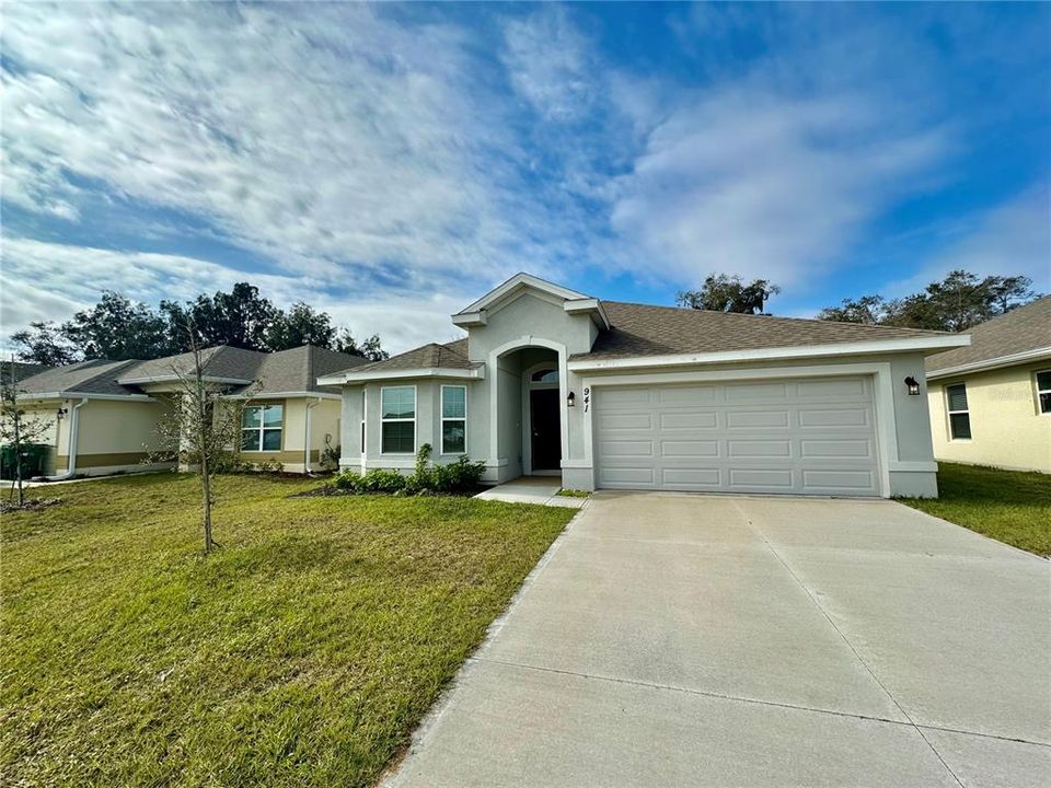 Recently Rented: $2,200 (3 beds, 2 baths, 1507 Square Feet)
