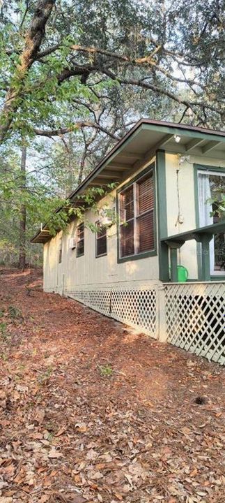 Active With Contract: $149,900 (2 beds, 1 baths, 1426 Square Feet)