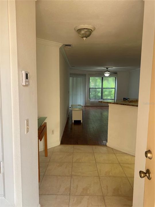 Active With Contract: $1,950 (2 beds, 2 baths, 1014 Square Feet)