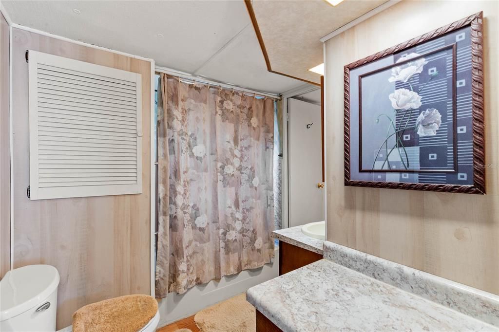 Недавно продано: $65,000 (2 спален, 2 ванн, 960 Квадратных фут)