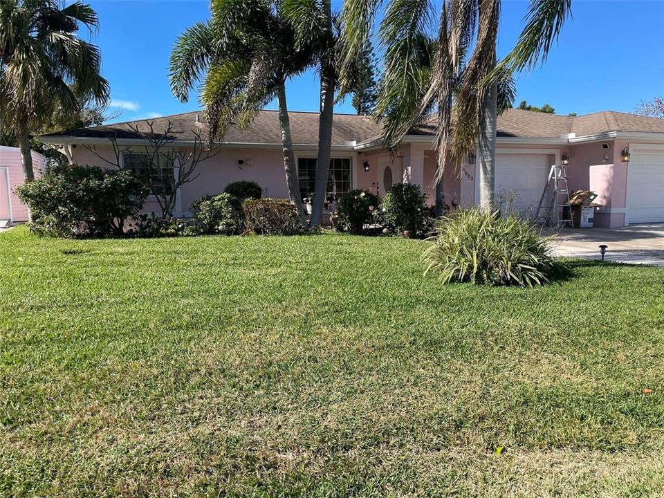 Active With Contract: $350,000 (3 beds, 3 baths, 1824 Square Feet)