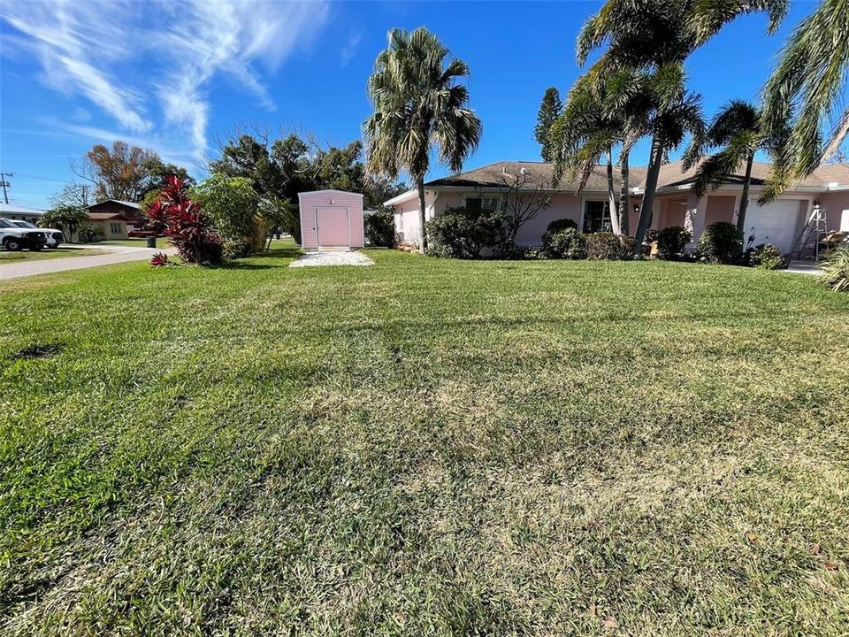 Active With Contract: $350,000 (3 beds, 3 baths, 1824 Square Feet)