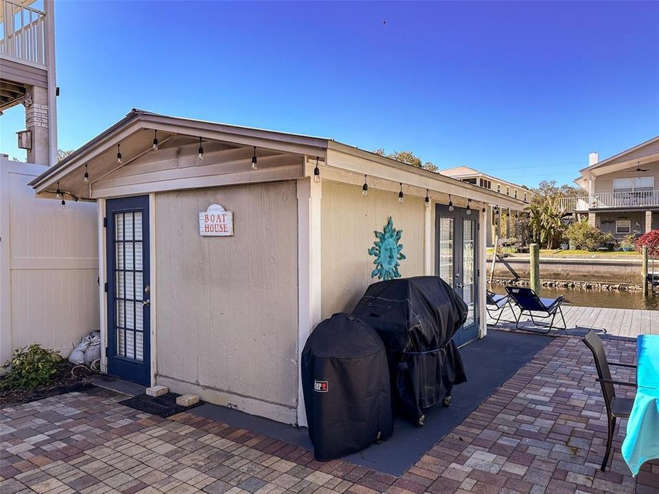 Recently Sold: $495,000 (2 beds, 2 baths, 870 Square Feet)