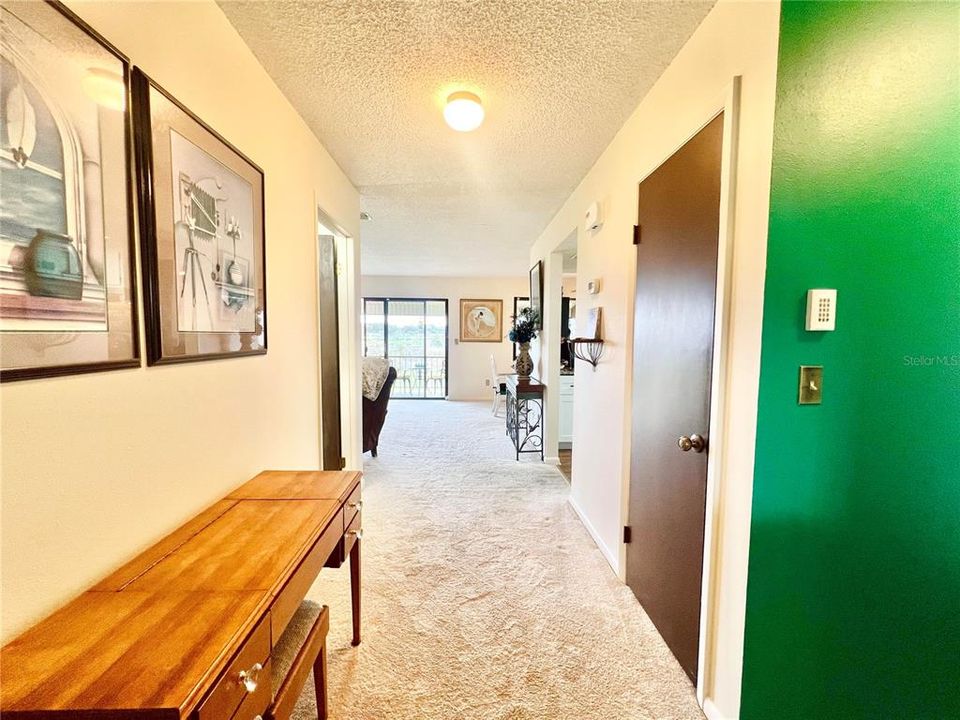 Active With Contract: $130,000 (2 beds, 1 baths, 1027 Square Feet)