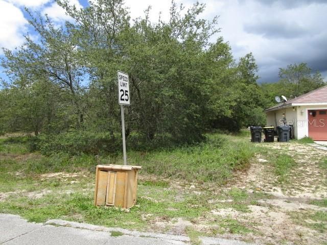 合同活跃: $20,000 (0.16 acres)