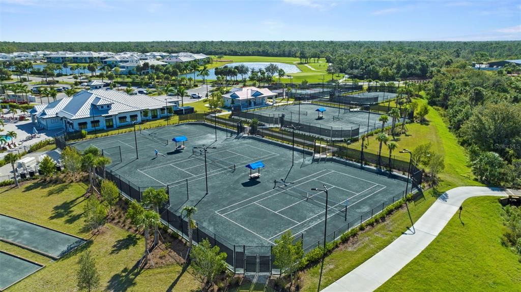 6 Tennis Courts