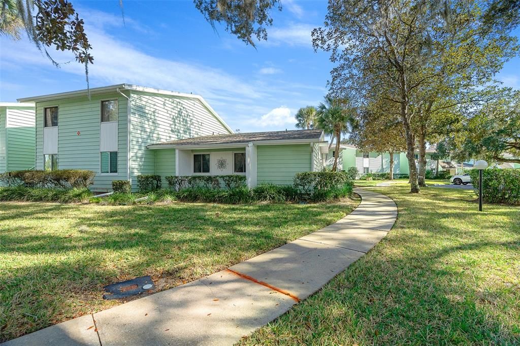Recently Sold: $189,900 (2 beds, 2 baths, 1218 Square Feet)