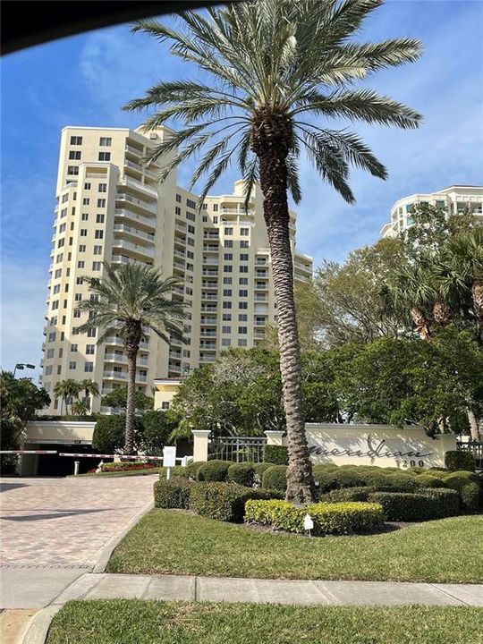 Recently Sold: $1,200,000 (2 beds, 2 baths, 1565 Square Feet)