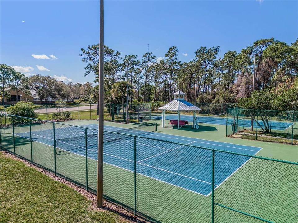 HOA amenities include tennis courts.
