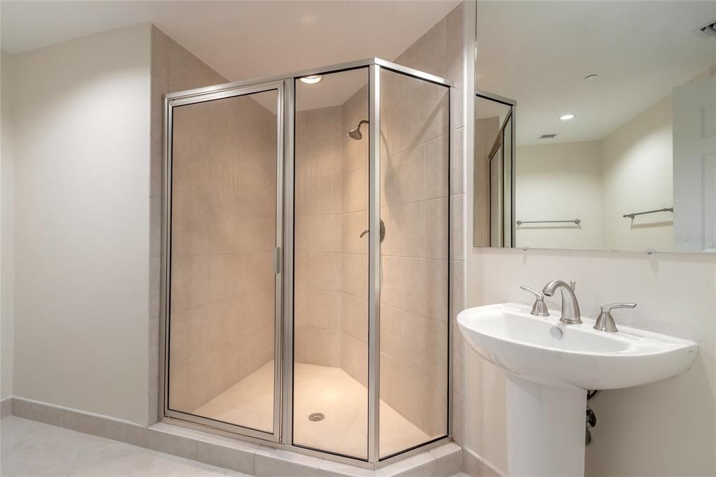 最近售出: $359,000 (3 贝兹, 3 浴室, 1922 平方英尺)
