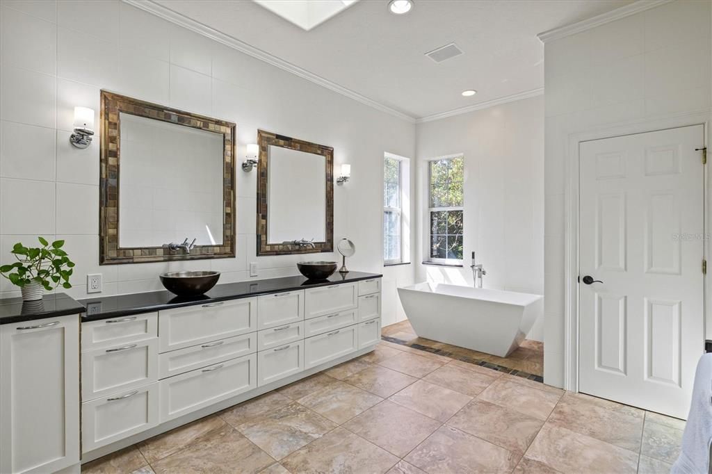Active With Contract: $1,995,000 (4 beds, 4 baths, 4872 Square Feet)
