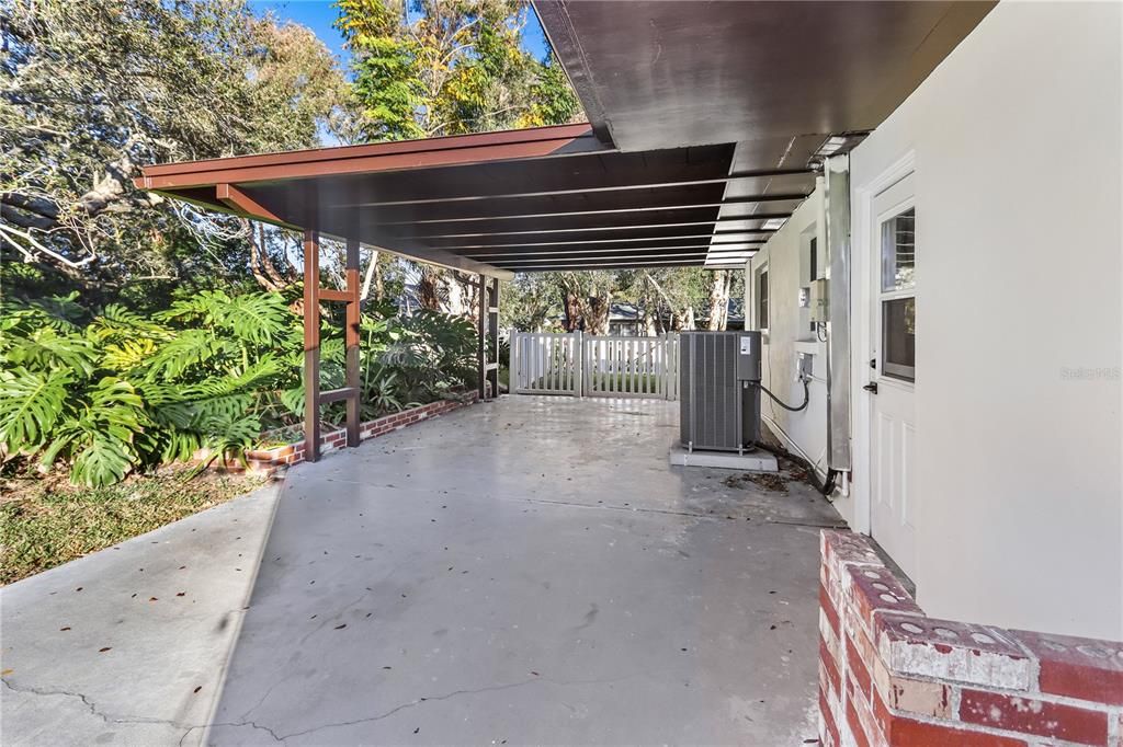 Active With Contract: $610,000 (4 beds, 2 baths, 1548 Square Feet)