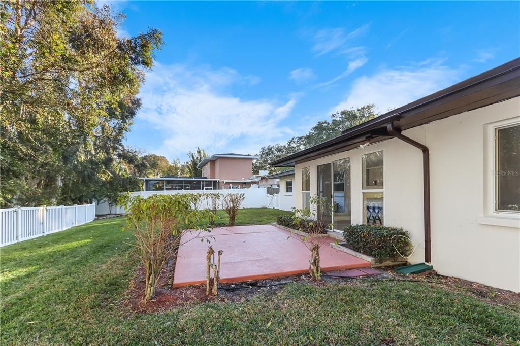 Active With Contract: $610,000 (4 beds, 2 baths, 1548 Square Feet)