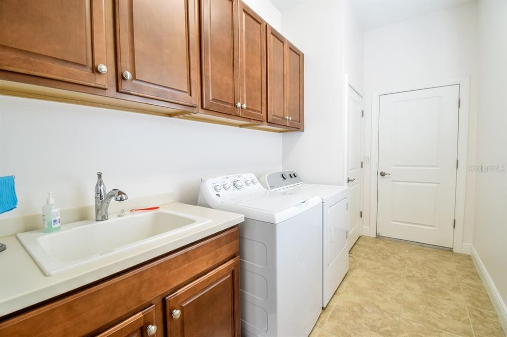 For Rent: $6,500 (2 beds, 2 baths, 1768 Square Feet)