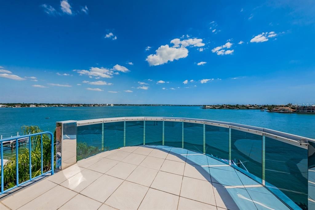 For Sale: $4,500,000 (3 beds, 4 baths, 5579 Square Feet)