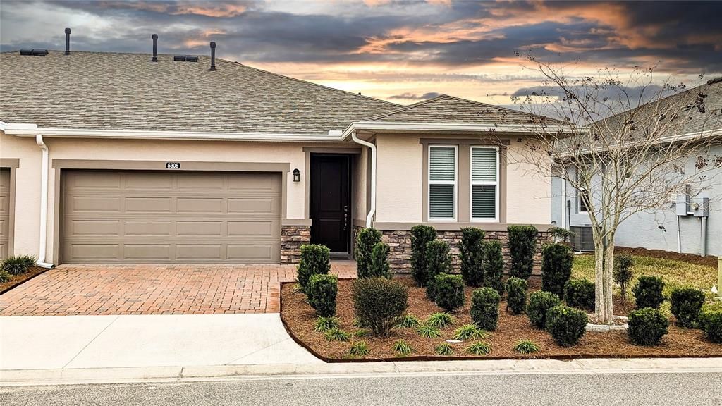 Vendido Recientemente: $259,000 (2 camas, 2 baños, 1315 Pies cuadrados)