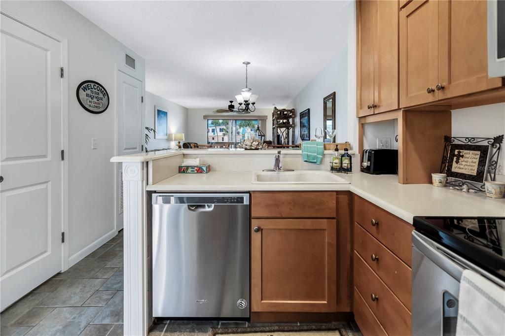 For Sale: $650,000 (2 beds, 2 baths, 1120 Square Feet)