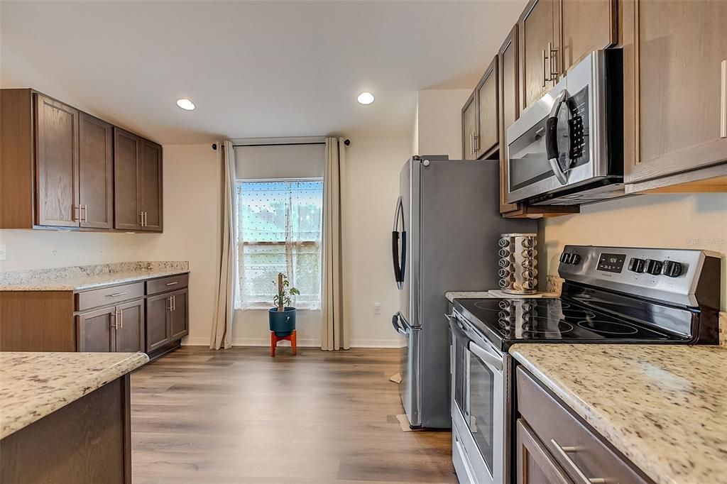 Active With Contract: $374,755 (3 beds, 2 baths, 1764 Square Feet)