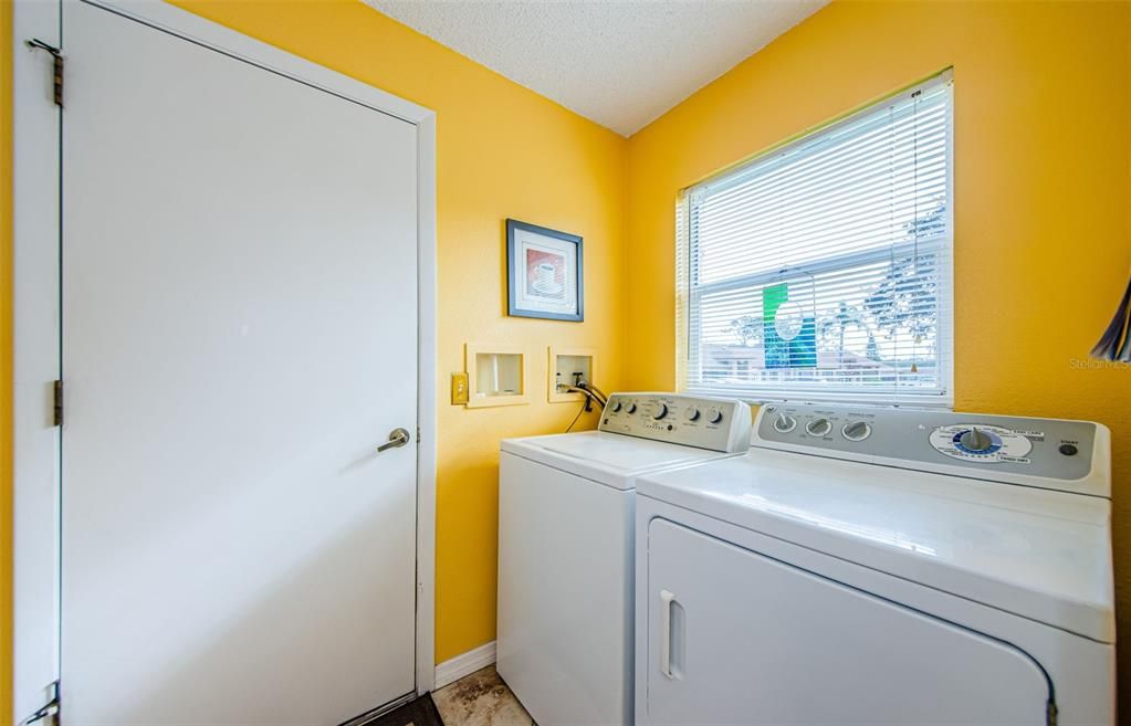 Recently Sold: $435,000 (2 beds, 2 baths, 1855 Square Feet)