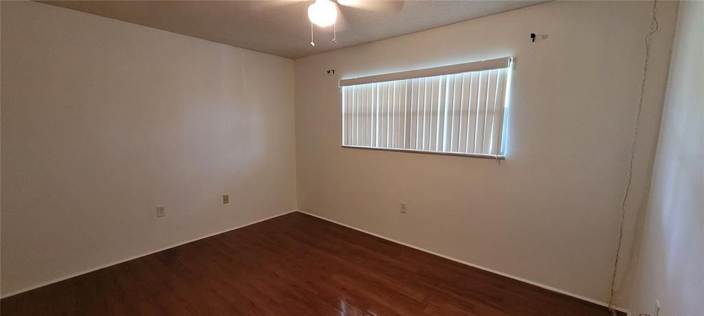 Active With Contract: $115,400 (2 beds, 2 baths, 1226 Square Feet)