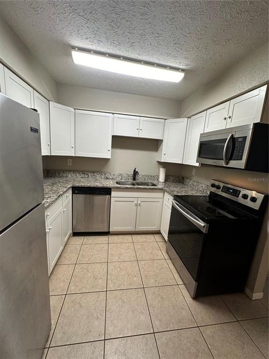 Recently Rented: $1,850 (2 beds, 1 baths, 800 Square Feet)