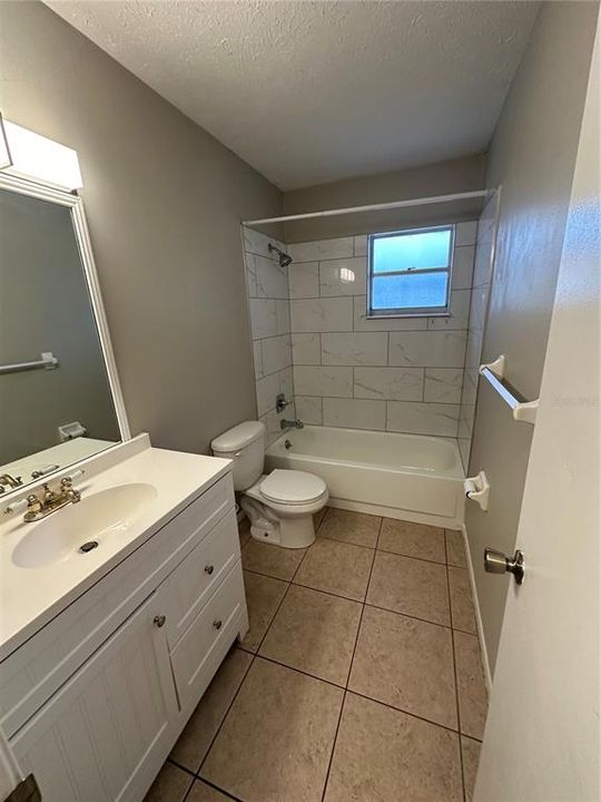 For Rent: $1,850 (2 beds, 1 baths, 800 Square Feet)