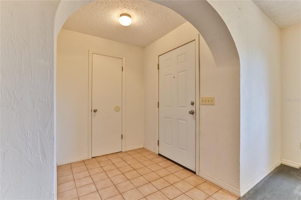 Active With Contract: $185,000 (3 beds, 2 baths, 1482 Square Feet)