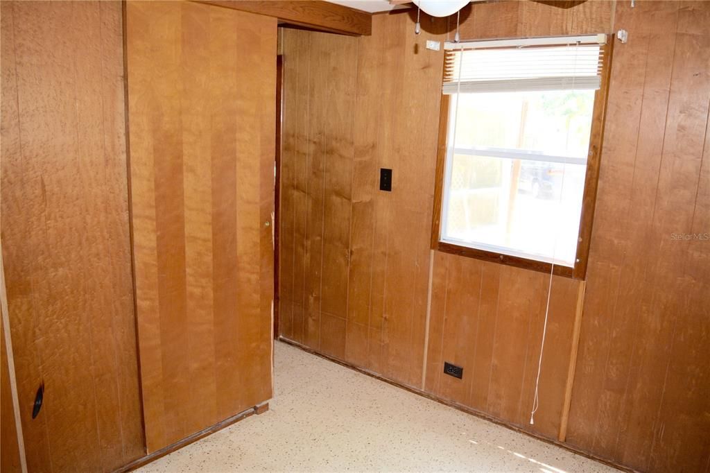 For Sale: $85,000 (2 beds, 1 baths, 520 Square Feet)