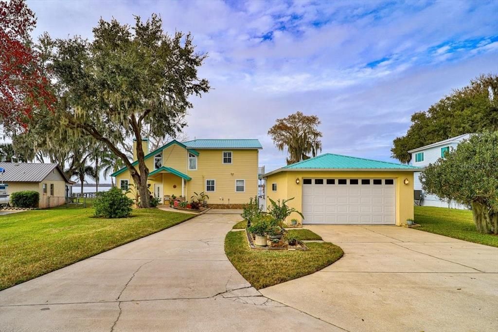 Recently Sold: $829,999 (3 beds, 3 baths, 2939 Square Feet)
