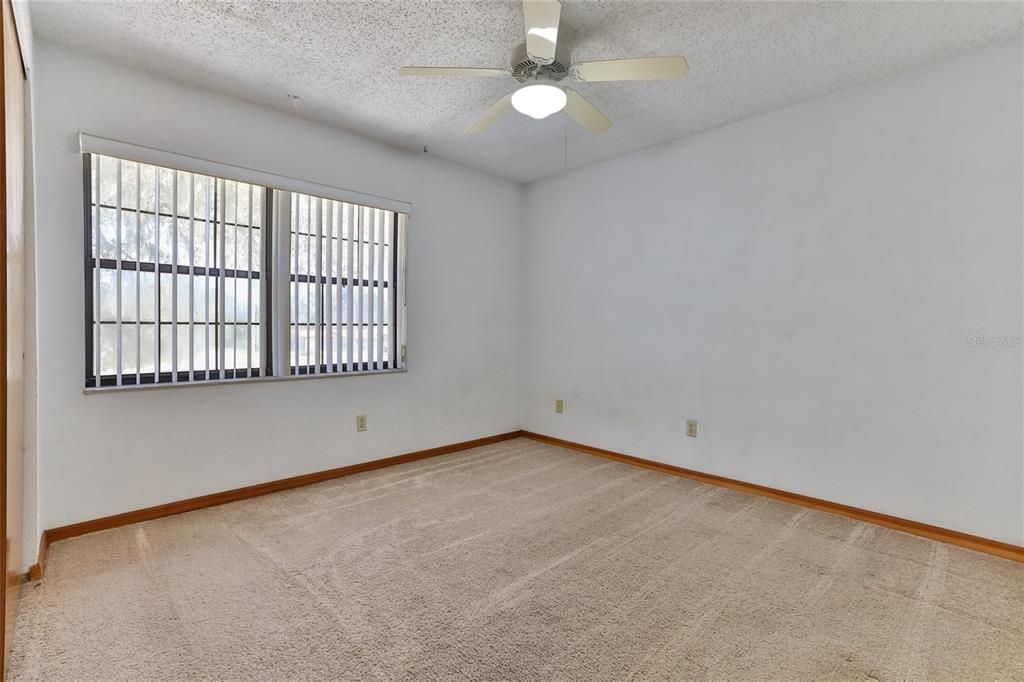 Active With Contract: $185,000 (3 beds, 2 baths, 1482 Square Feet)