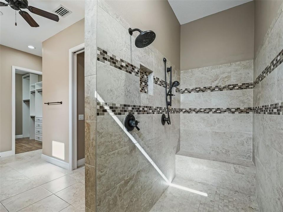 Roman shower with 2 shower heads
