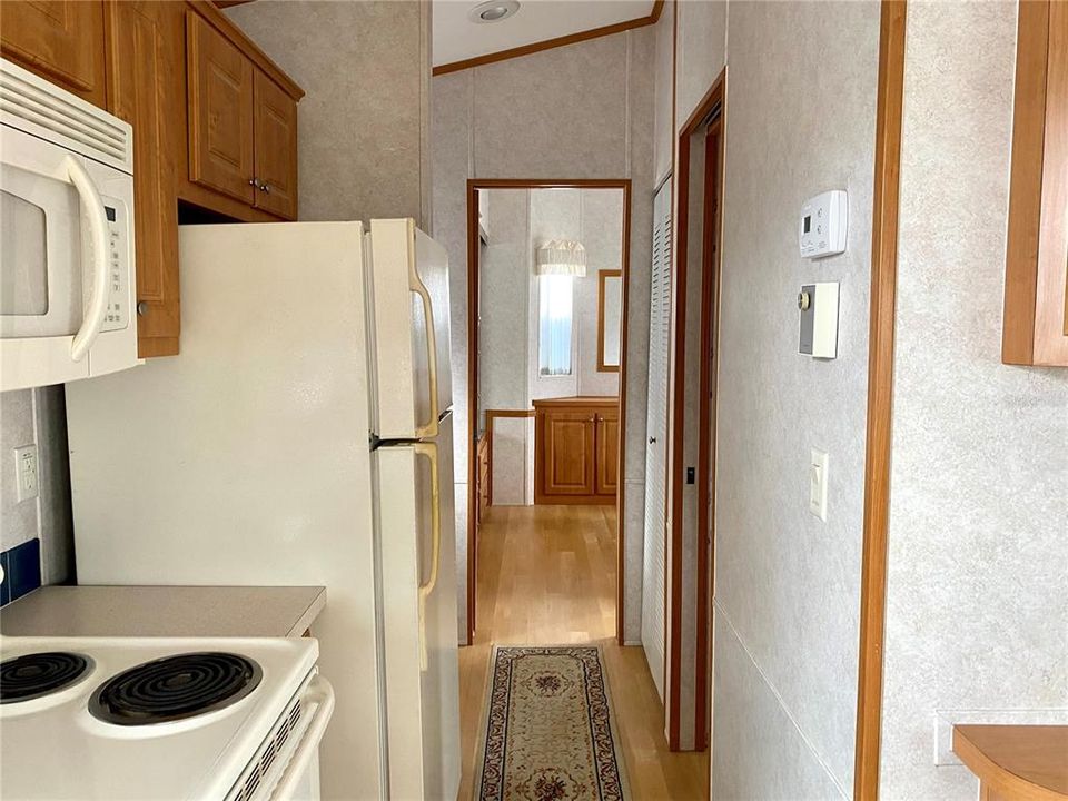 For Sale: $125,000 (1 beds, 1 baths, 485 Square Feet)