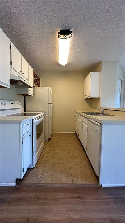 For Sale: $164,800 (1 beds, 1 baths, 648 Square Feet)