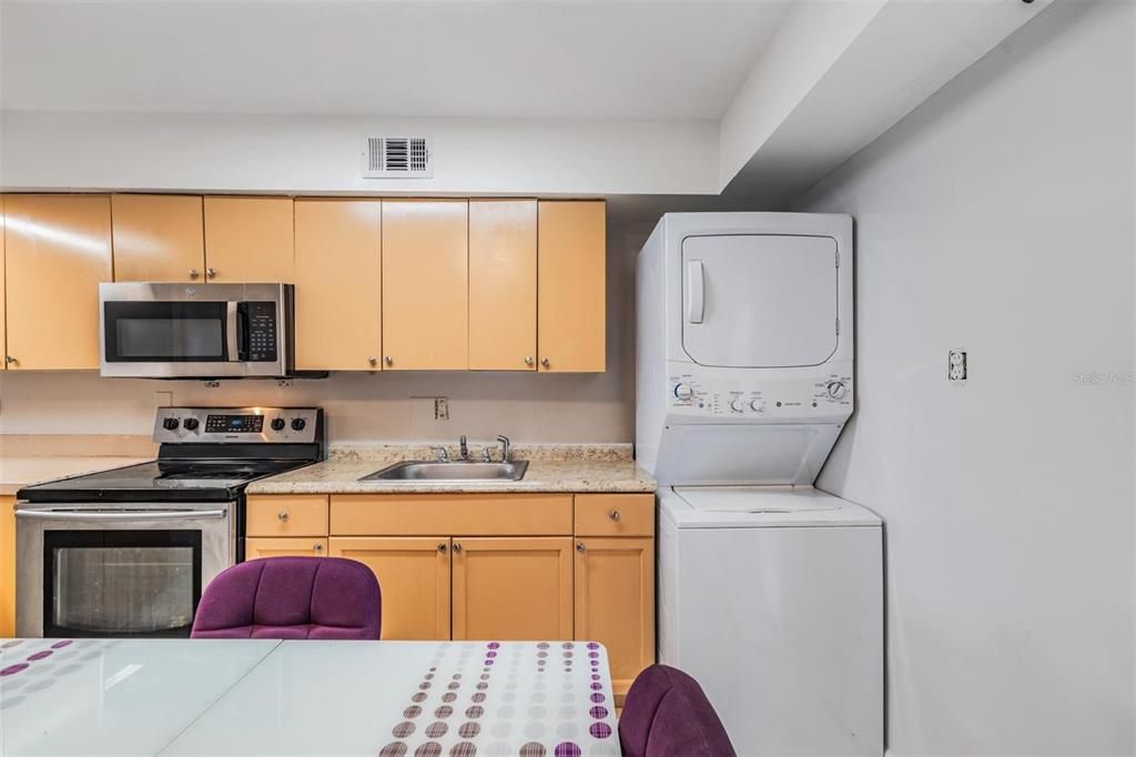 Recently Sold: $139,000 (2 beds, 1 baths, 856 Square Feet)