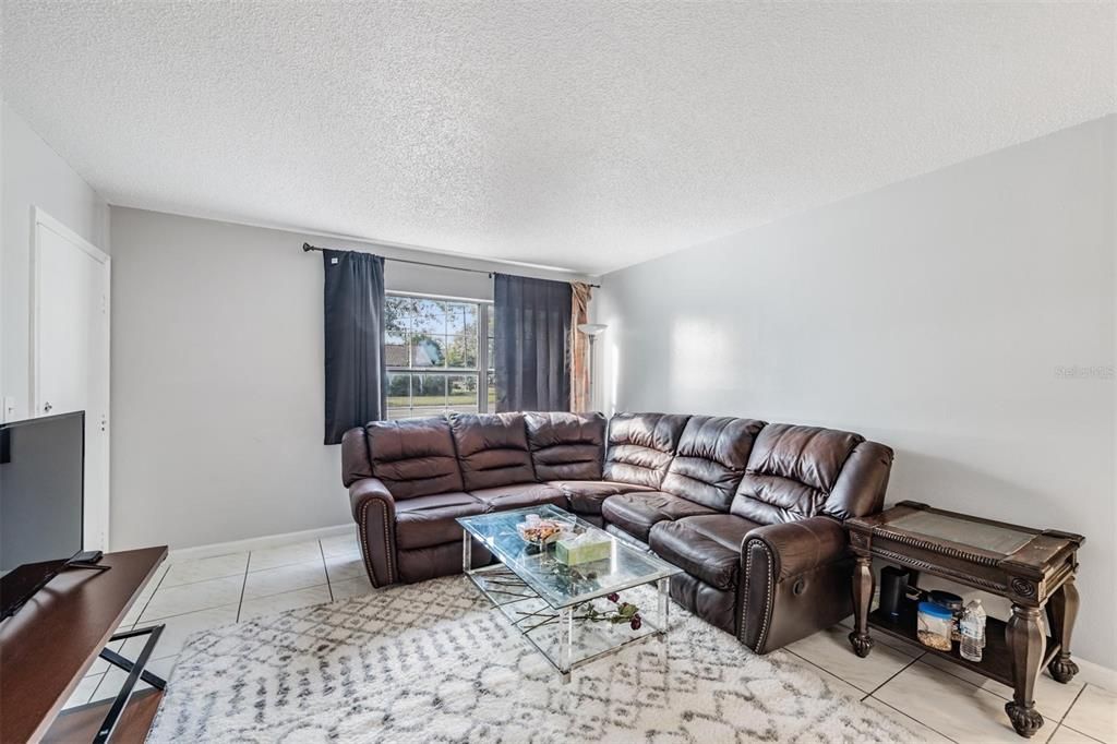 Recently Sold: $139,000 (2 beds, 1 baths, 856 Square Feet)