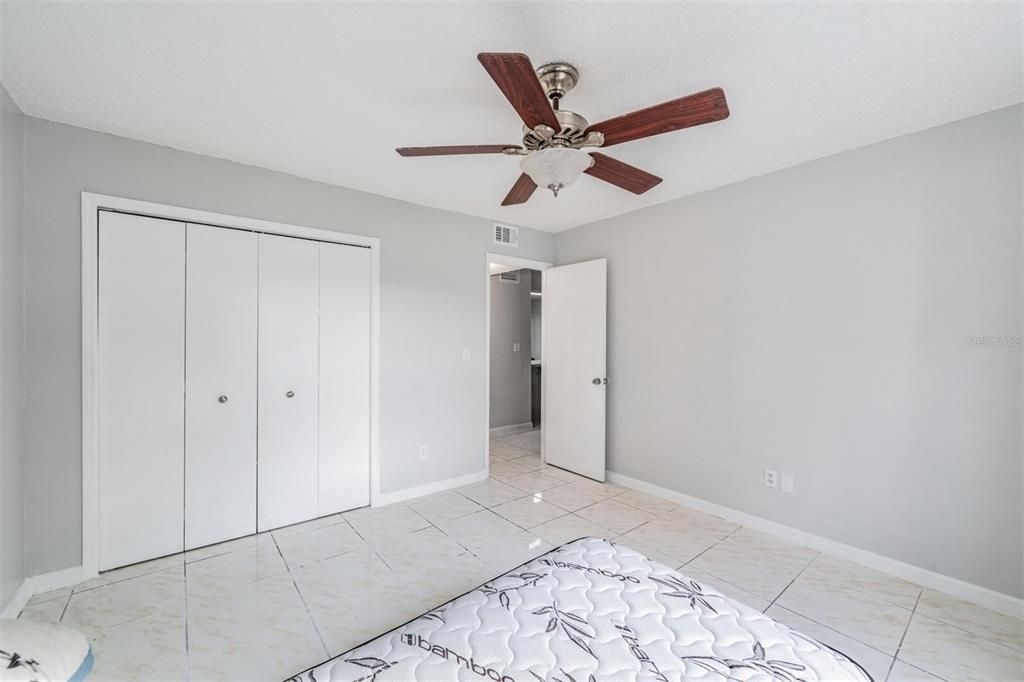 Recently Sold: $139,000 (2 beds, 1 baths, 856 Square Feet)