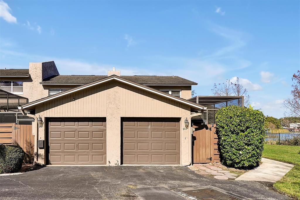 Active With Contract: $305,000 (3 beds, 2 baths, 1565 Square Feet)