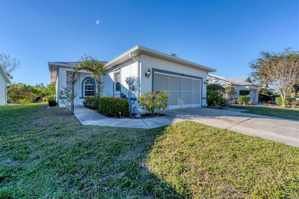 Recently Sold: $335,000 (3 beds, 2 baths, 1352 Square Feet)