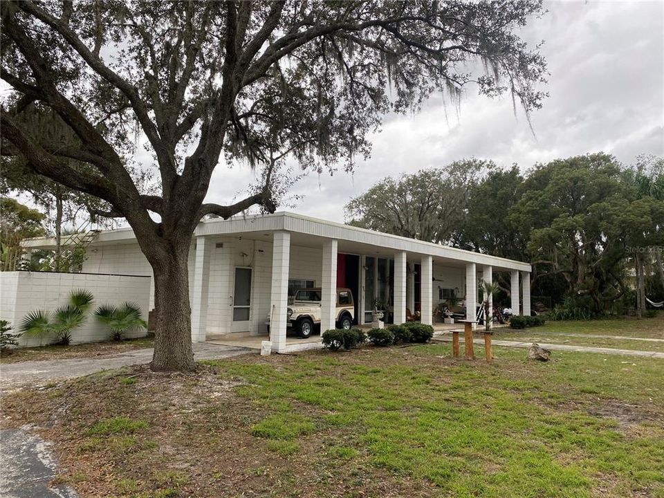 Active With Contract: $515,000 (4 beds, 2 baths, 2590 Square Feet)